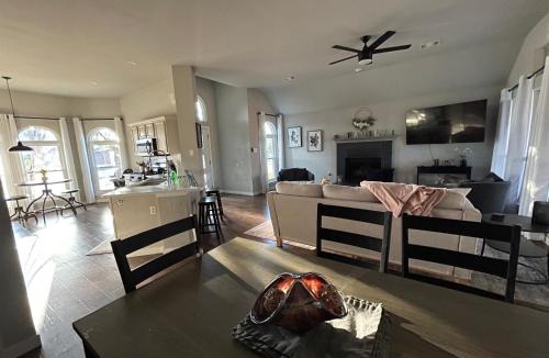 Elmo House | Rockwall Harbor Retreat