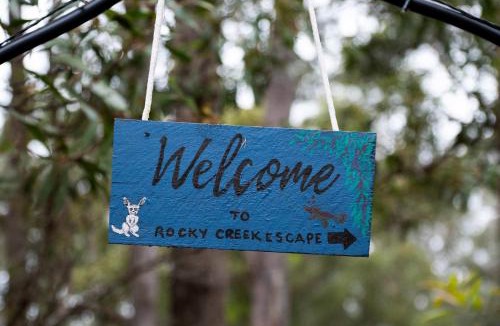 Glenwood House | Rocky Creek Escape by Tiny Away