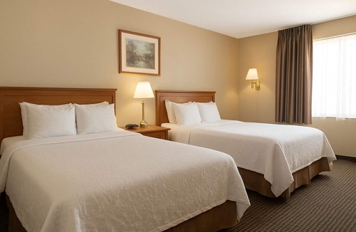 Renfrew Cabin | Rocky Mountain Lodge & Suites