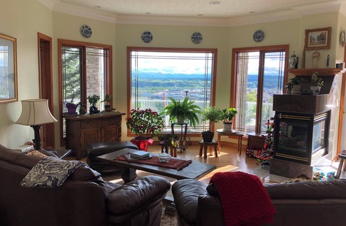 Cochrane Bed & Breakfast | Rocky Mountain View B&B