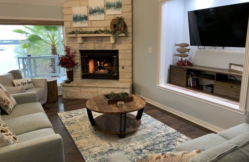 Morgans Point Resort House | Rocky Point Lakehouse *Family Friendly/8 adults maximum*