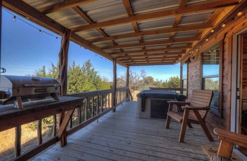 Fredericksburg Cabin | Rocky Ridge Cedar Cabin With Hot Tub & Amazing Views