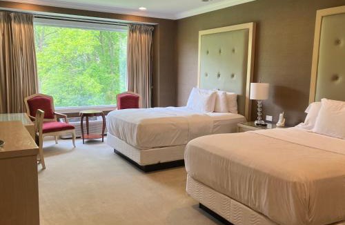 New Milford Hotel | Rocky River Inn