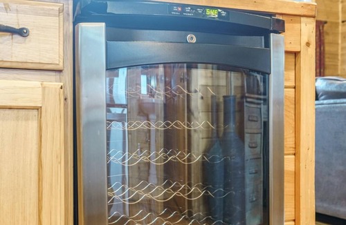 Townsend House | Rocky Top Hideaway: Theater Room, Pool Table, and Arcade Gaming System!