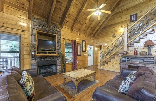 Townsend House | Rocky Top Hideaway: Theater Room, Pool Table, and Arcade Gaming System!