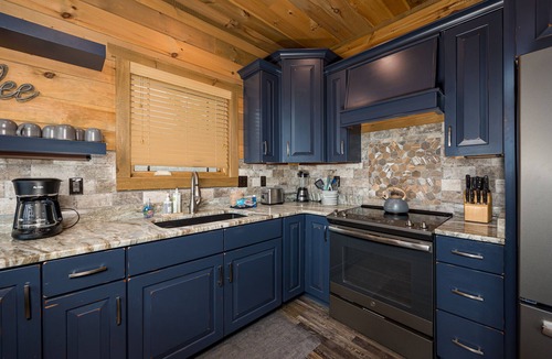 Gatlinburg - Pigeon Forge Cabin | Rocky Top Lagoon