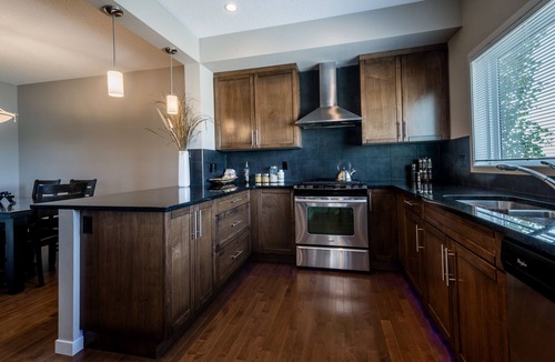 Cochrane House | Rocky View Resort.