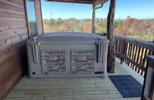 Fredericksburg House | RockyRidge Cabin-Hill Country Views-20 min to Fred