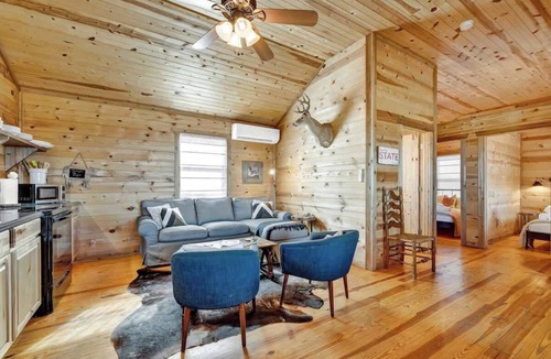 Fredericksburg Cabin | RockyRidge Cabin-Amazing Views!