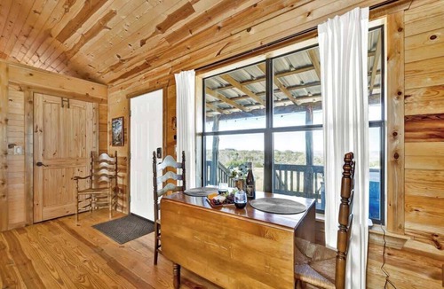 Fredericksburg Cabin | RockyRidge Cabin-Amazing Views!