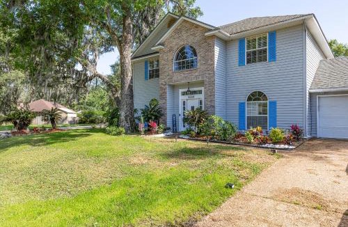 Lakeside Villa | Rococo Retreat