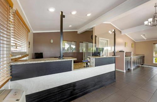 Albany Hotel | Rodeway Inn Albany