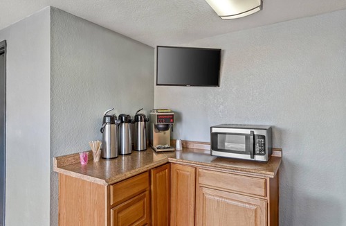 Northwest Heights Hotel | Rodeway Inn Albuquerque West