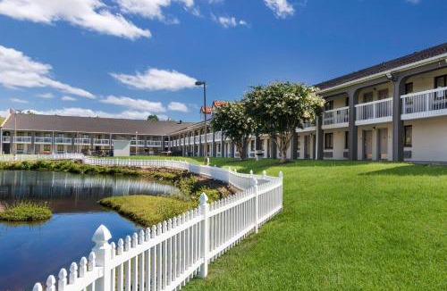 Hopewell Hotel | Rodeway Inn At Fort Lee