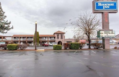 Baker City Hotel | Rodeway Inn Baker City