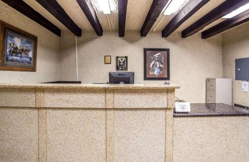 Baker City Hotel | Rodeway Inn Baker City