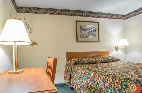 Bedford Hotel | Rodeway Inn Bedford