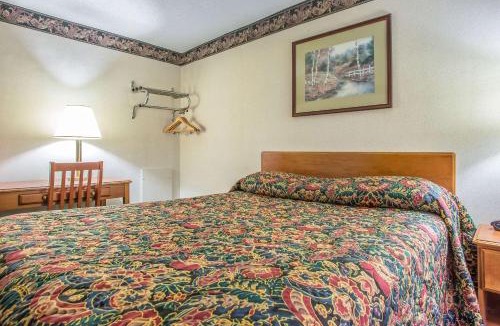 Bedford Hotel | Rodeway Inn Bedford