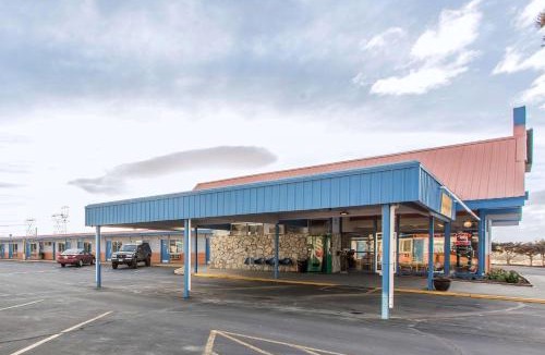 Boardman Hotel | Rodeway Inn Boardman - Hermiston