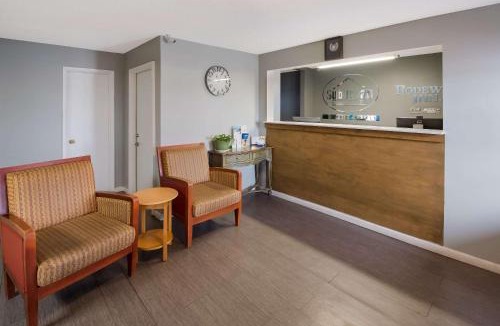 Brazil Hotel | Rodeway Inn Brazil
