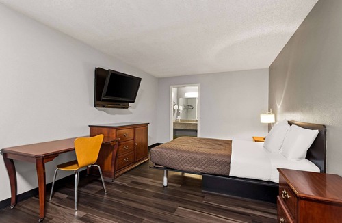 Brooklawn Hotel | Rodeway Inn Brooklawn