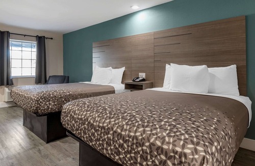 Caldwell Hotel | Rodeway Inn Caldwell