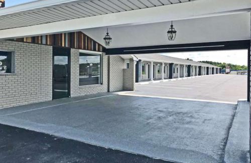 Calhoun Hotel | Rodeway Inn Calhoun South