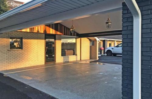 Calhoun Hotel | Rodeway Inn Calhoun South