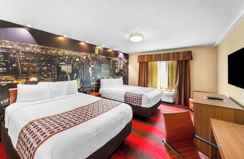 Little Ferry Hotel | Rodeway Inn Capri