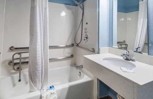 Original Town Hotel | Rodeway Inn Carrollton I-35E