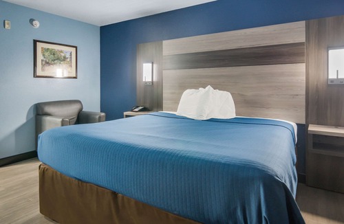 Original Town Hotel | Rodeway Inn Carrollton I-35E