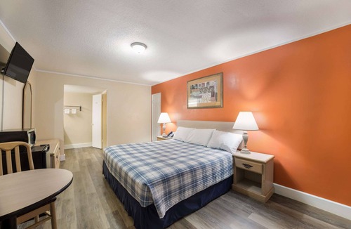 Adel Hotel | Rodeway Inn Cecil