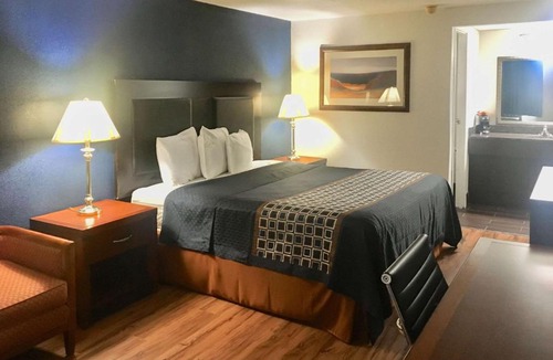 Circleville Hotel | Rodeway Inn Circleville