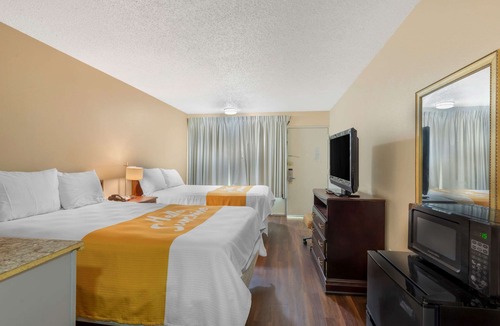 Bermuda Hotel | Rodeway Inn Colonial Heights I-95
