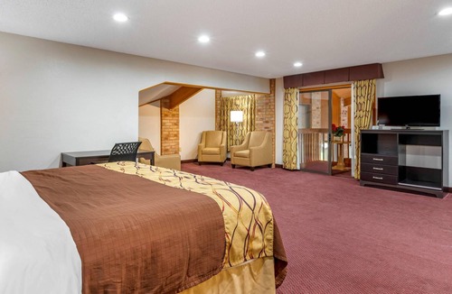 Coopersville Hotel | Rodeway Inn Coopersville