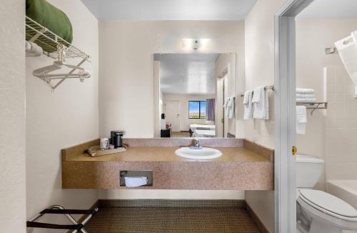 Pomerene Hotel | Rodeway Inn Copper Stay Benson AZ I-10 Exit 304