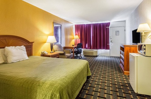 Denmark Hotel | Rodeway Inn Denmark - Jackson