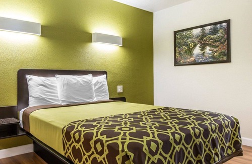 Hanford Hotel | Rodeway Inn Downtown Hanford