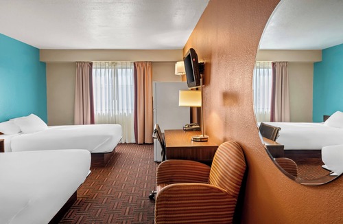 Effingham Hotel | Rodeway Inn Effingham North