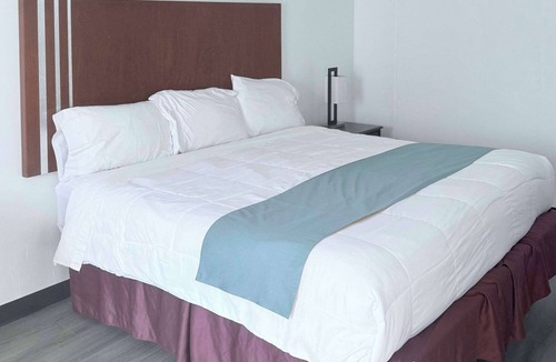 Enid Hotel | Rodeway Inn Enid South