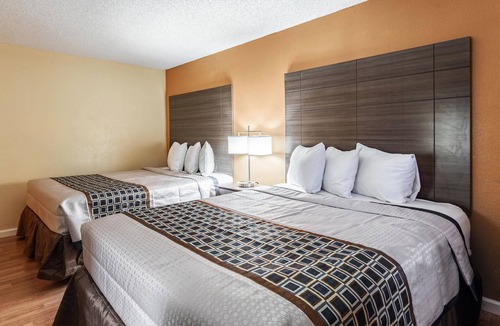 Farmington Hotel | Rodeway Inn Farmington