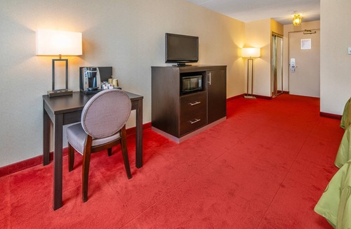 Stratford Hotel | Rodeway Inn Festival