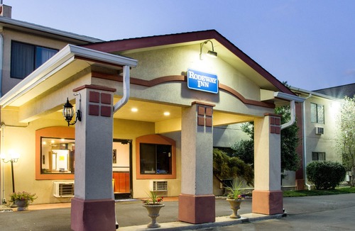 Florence Hotel | Rodeway Inn Florence - Cincinnati South