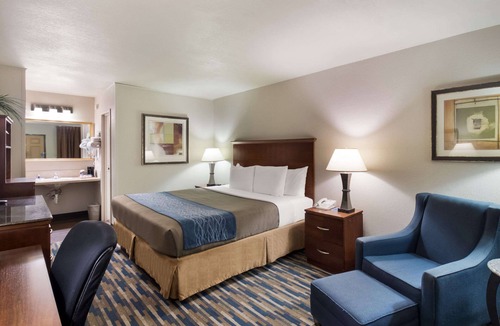 Fort Morgan Hotel | Rodeway Inn Fort Morgan