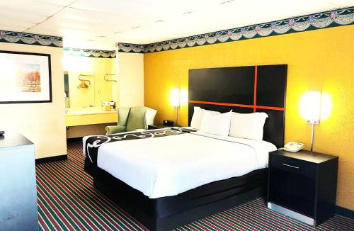 Gadsden Hotel | Rodeway Inn Gadsden - Attalla