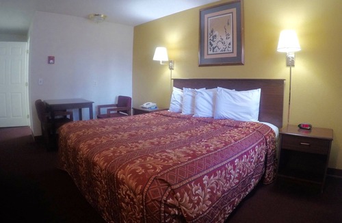 Goddard Hotel | Rodeway Inn Goddard