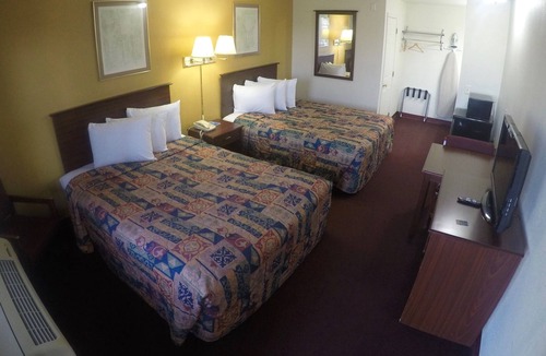 Goddard Hotel | Rodeway Inn Goddard