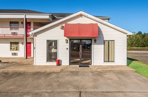 Gurdon Hotel | Rodeway Inn Gurdon I-30