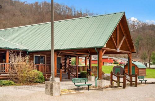 Mary Alice Hotel | Rodeway Inn Harlan