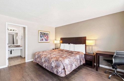 Hermiston Hotel | Rodeway Inn Hermiston - Umatilla